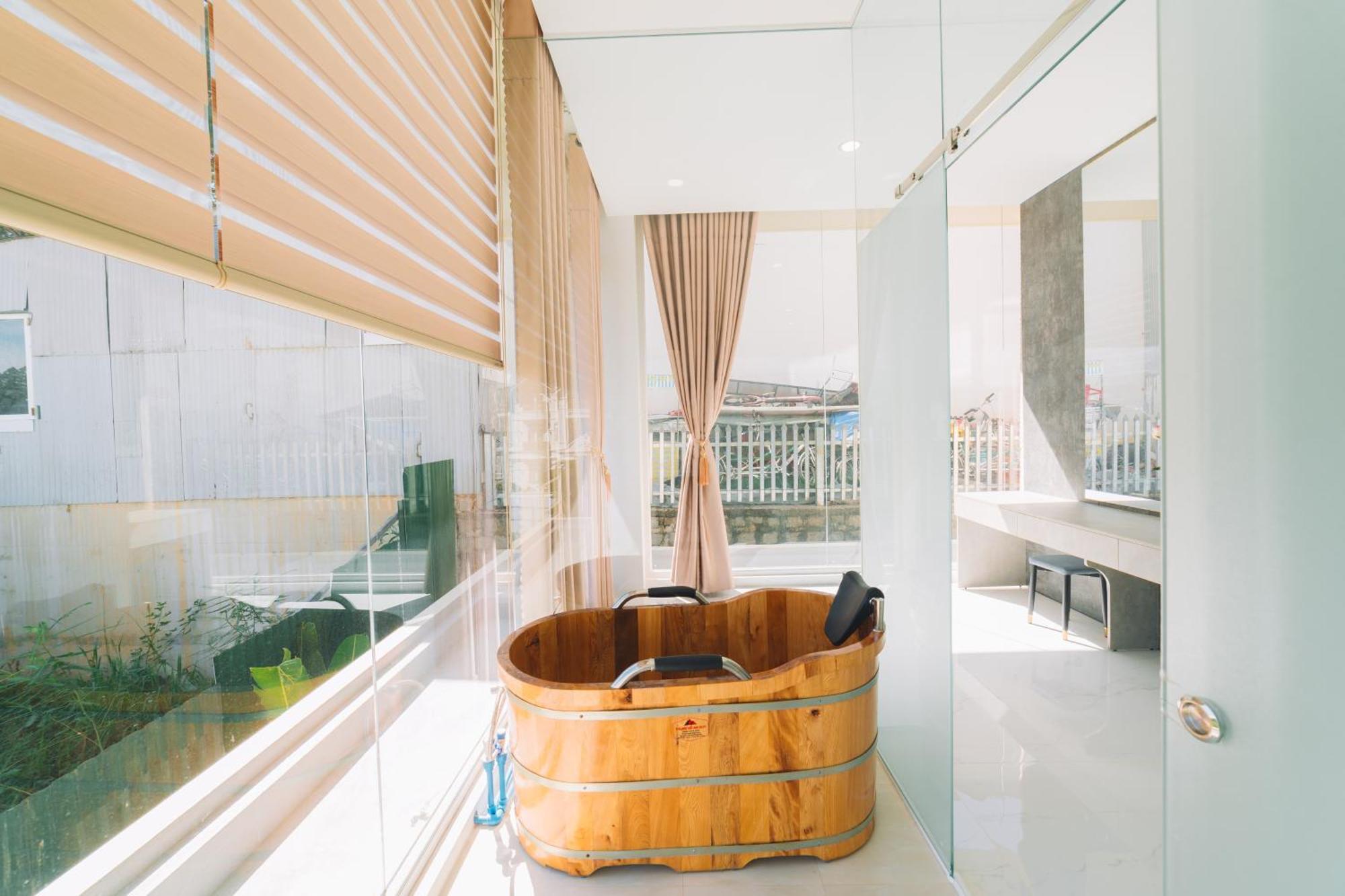 Quy Tai Premium Hotel Da Lat Exterior photo
