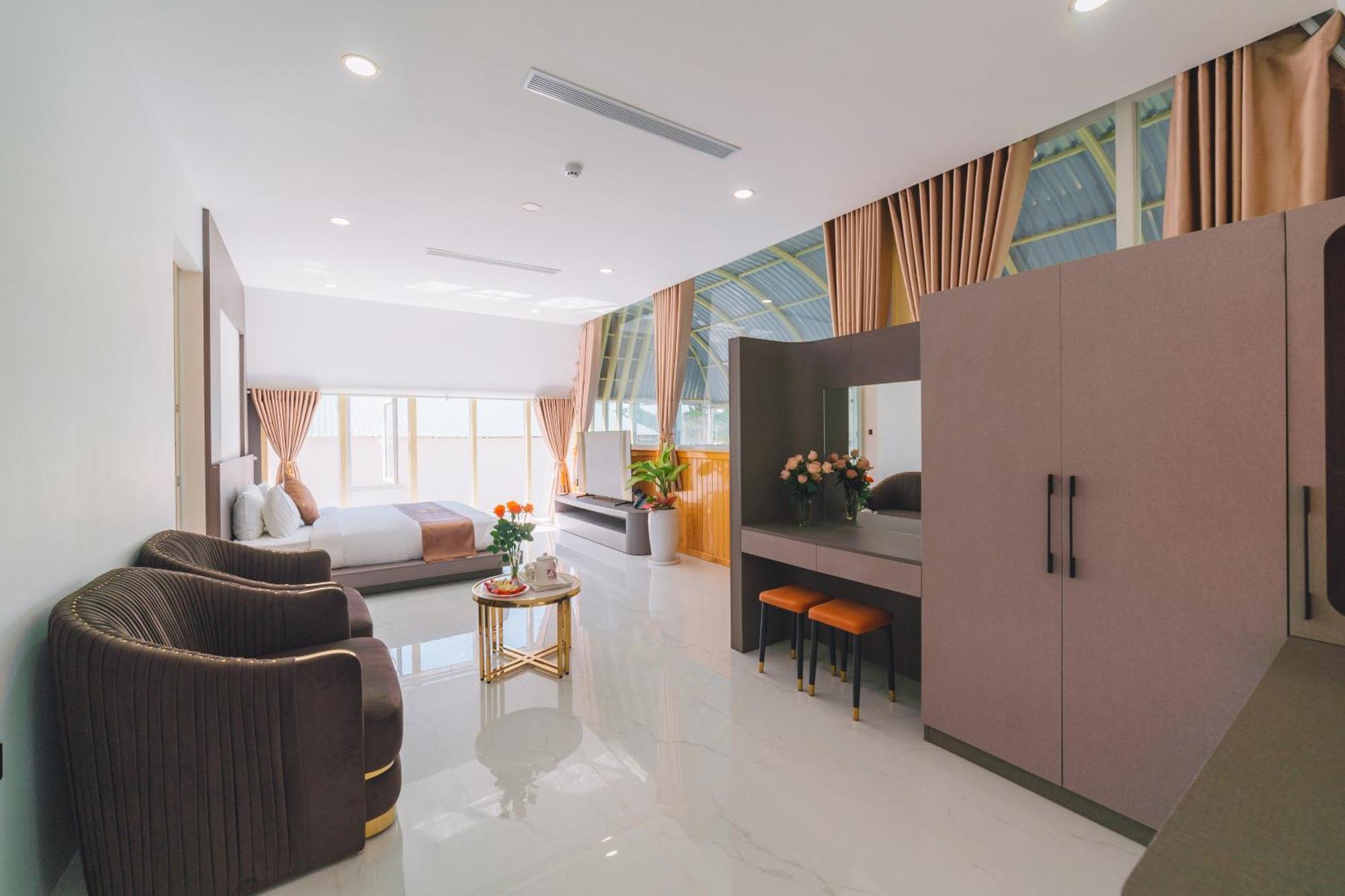 Quy Tai Premium Hotel Da Lat Exterior photo