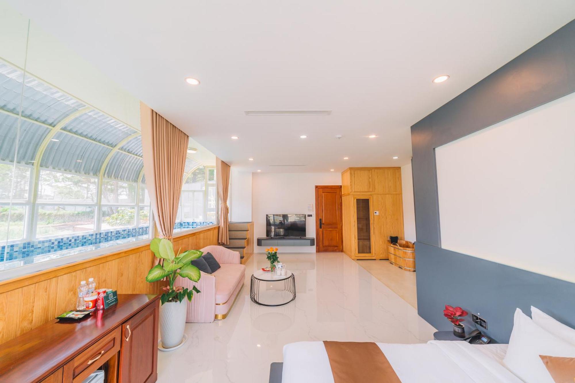 Quy Tai Premium Hotel Da Lat Exterior photo