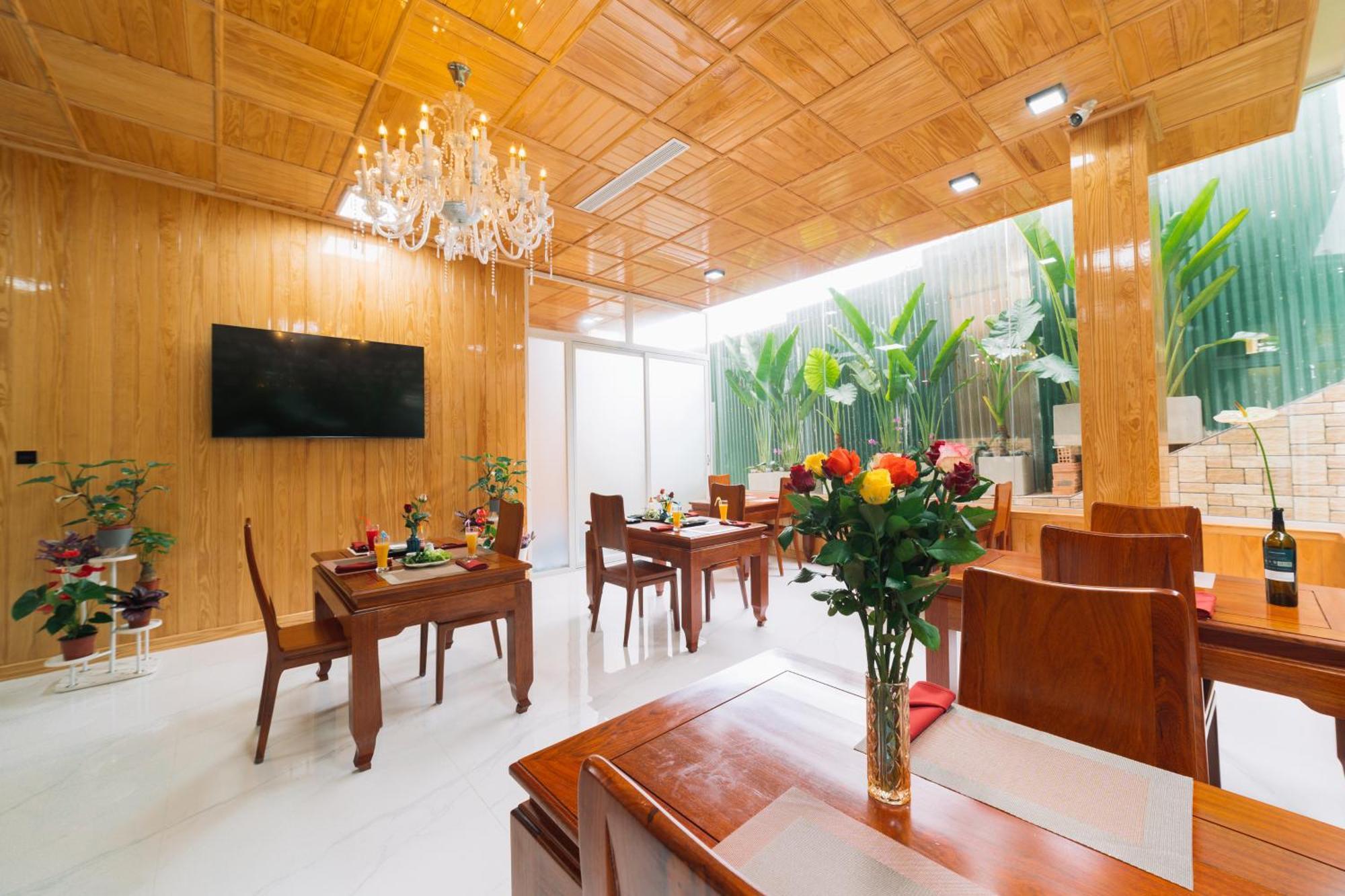 Quy Tai Premium Hotel Da Lat Exterior photo